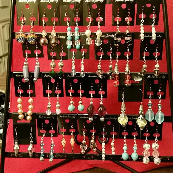 Jewelry - Earring Bundle  *** 25 pr.Inc.Cards also